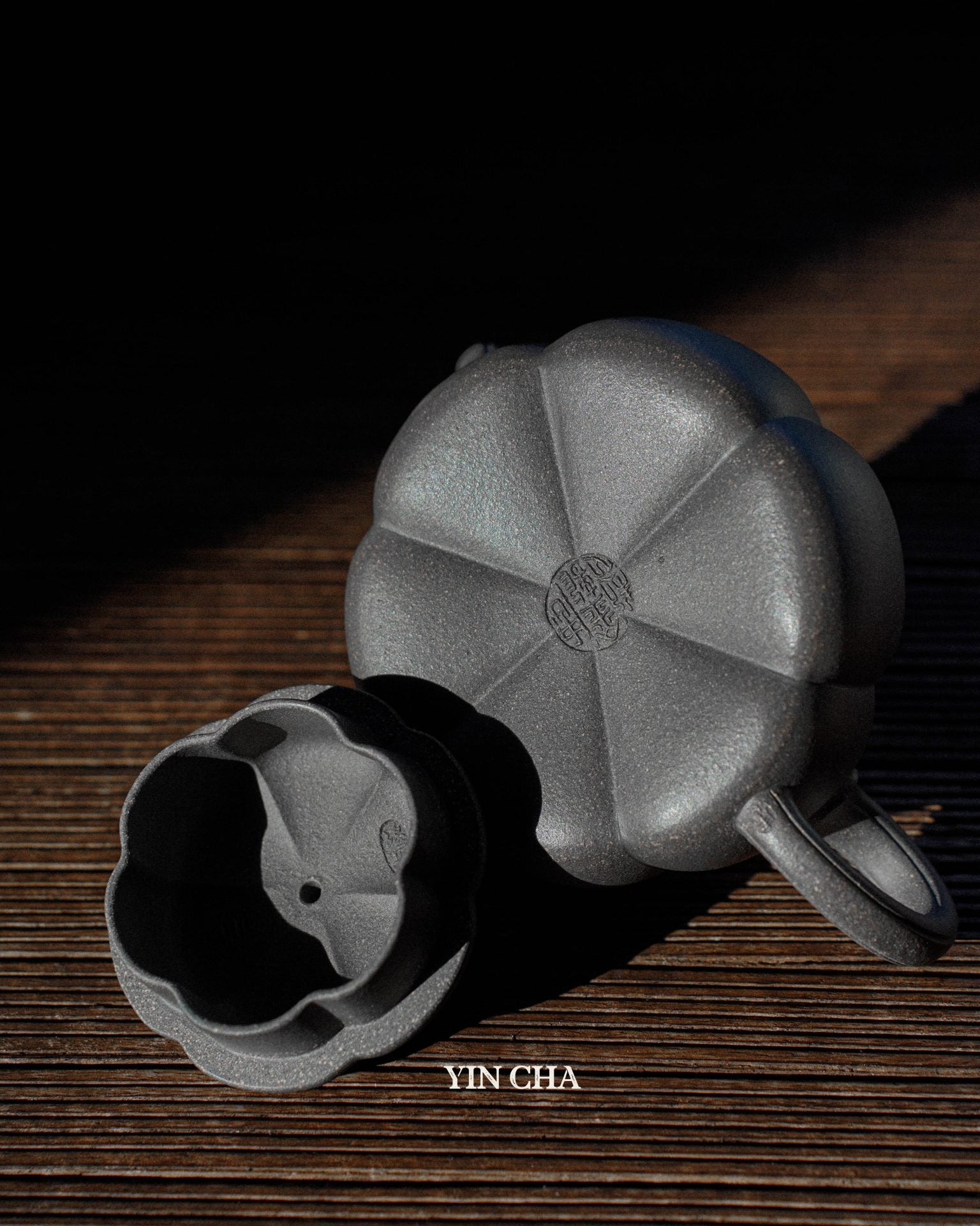 Handmade Yi Xing Tea Pot- Blue Gray Clay / Qing Hui Duan Ni 青灰段泥