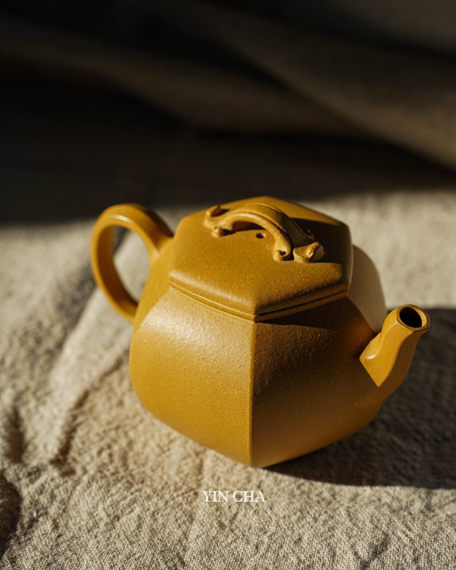 Handmade Yi Xing Tea Pot- Golden Duanni Clay - Huang Jin Duan Ni 黄金段泥