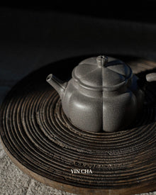 Handmade Yi Xing Tea Pot- Blue Gray Clay / Qing Hui Duan Ni 青灰段泥