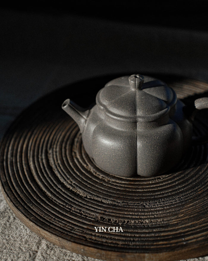 Handmade Yi Xing Tea Pot- Blue Gray Clay / Qing Hui Duan Ni 青灰段泥