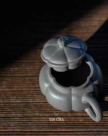 Handmade Yi Xing Tea Pot- Blue Gray Clay / Qing Hui Duan Ni 青灰段泥