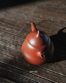 Handmade Yi Xing Tea Pot- Zhu Ni Clay Pear-shape 朱泥梨壶 - 150ml