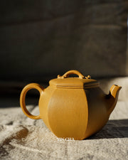 Handgemaakte Yi Xing theepot - Gouden Duanni klei - Huang Jin Duan Ni 黄金段泥