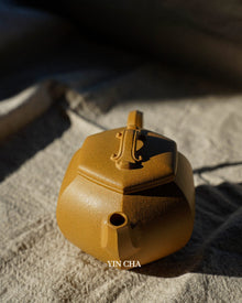 Handmade Yi Xing Tea Pot- Golden Duanni Clay - Huang Jin Duan Ni 黄金段泥