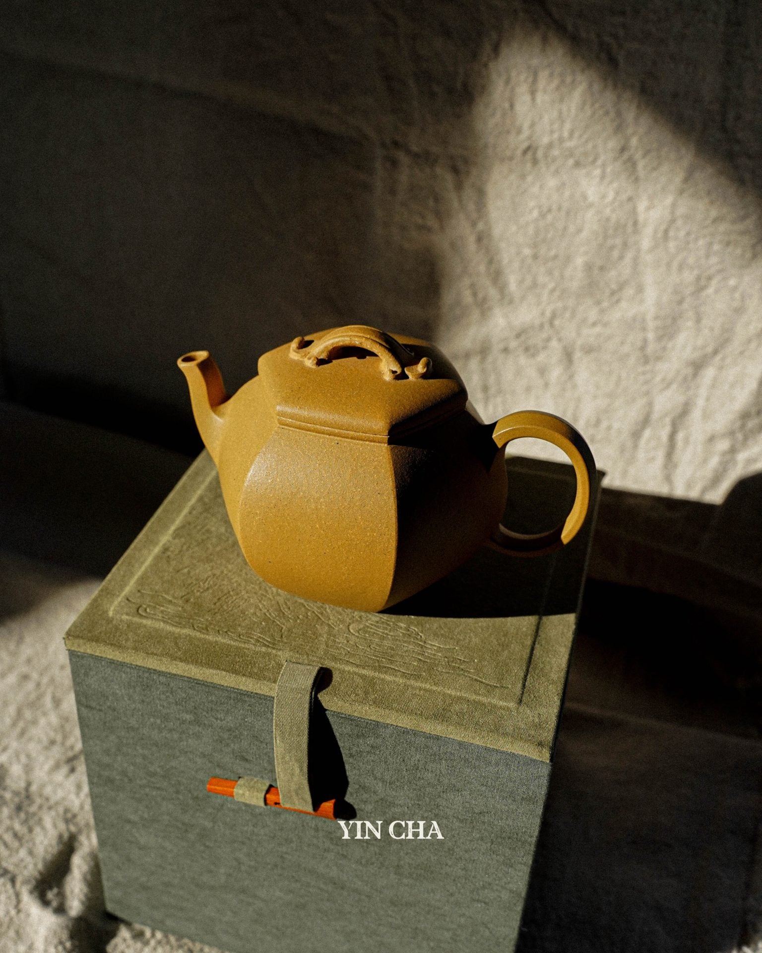 Handmade Yi Xing Tea Pot- Golden Duanni Clay - Huang Jin Duan Ni 黄金段泥