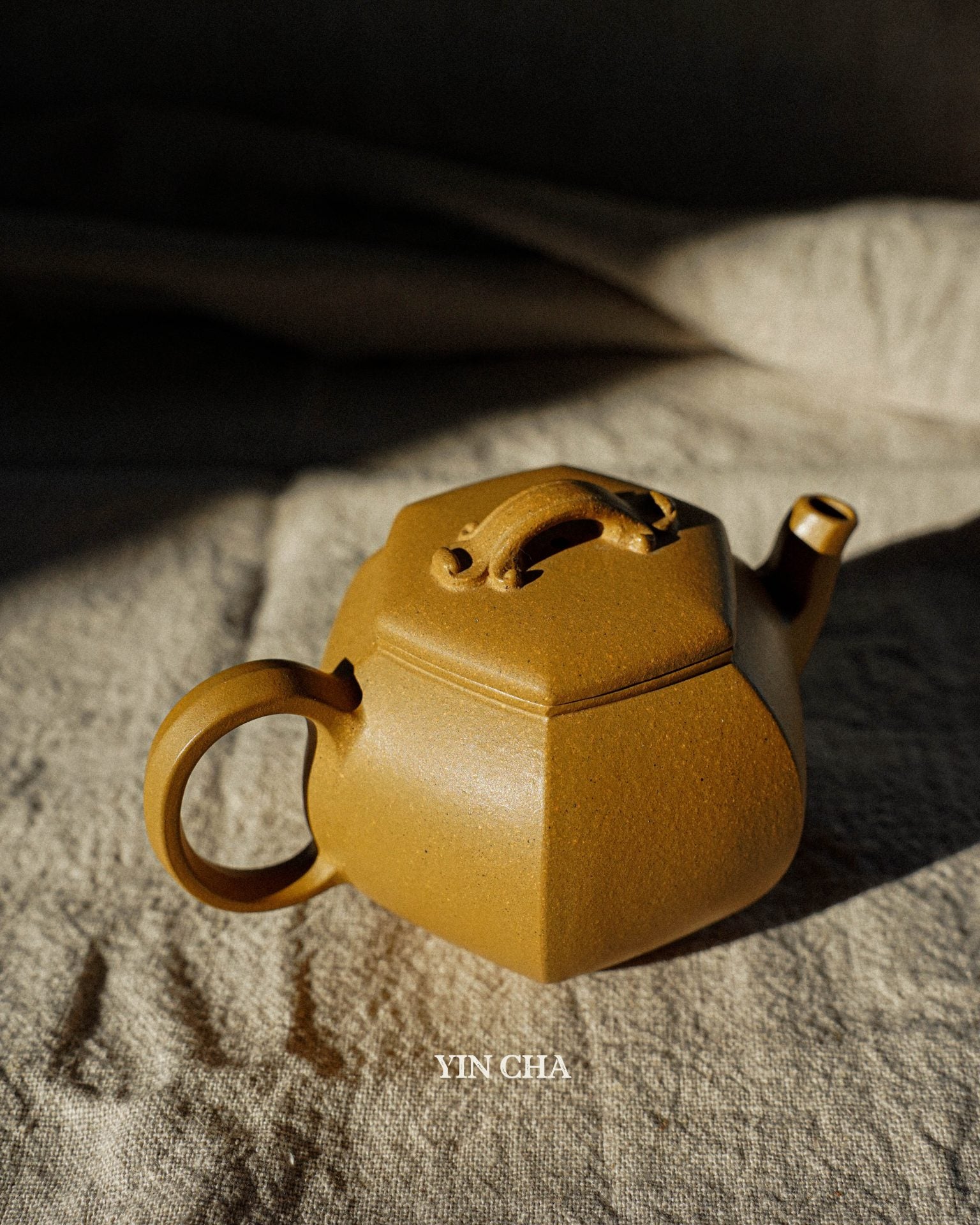 Handmade Yi Xing Tea Pot- Golden Duanni Clay - Huang Jin Duan Ni 黄金段泥
